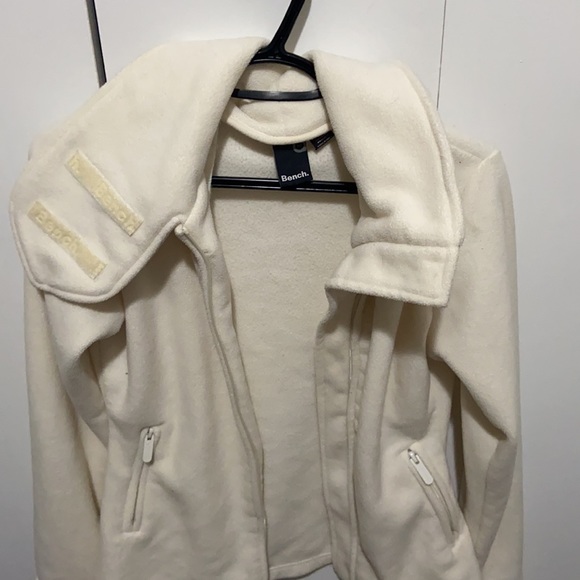 A dreamy warm bench sweater - Picture 2 of 2